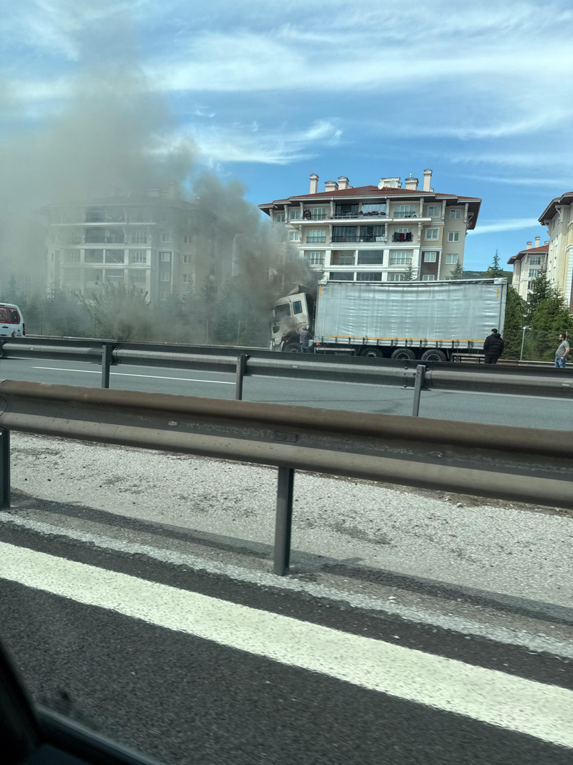 Anadolu Otoyolu'nda korkutan yangın! Aniden alev aldı! - Resim : 2