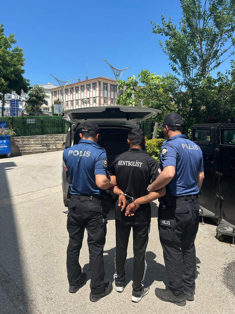 Dolandırıcılık suçundan aranıyordu... Operasyon düzenlendi! - Resim : 1