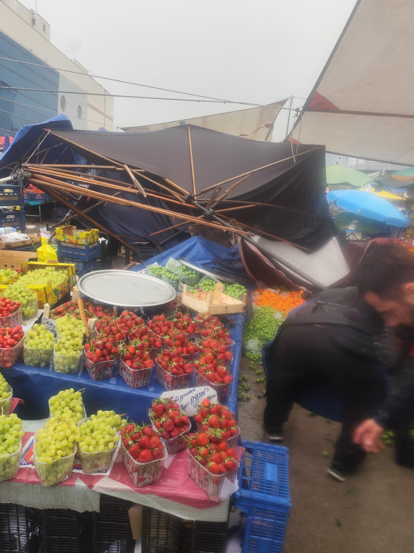 Bilmeceden esnaf da sıkıldı! Pazarcı kapalı alan istiyor - Resim : 7