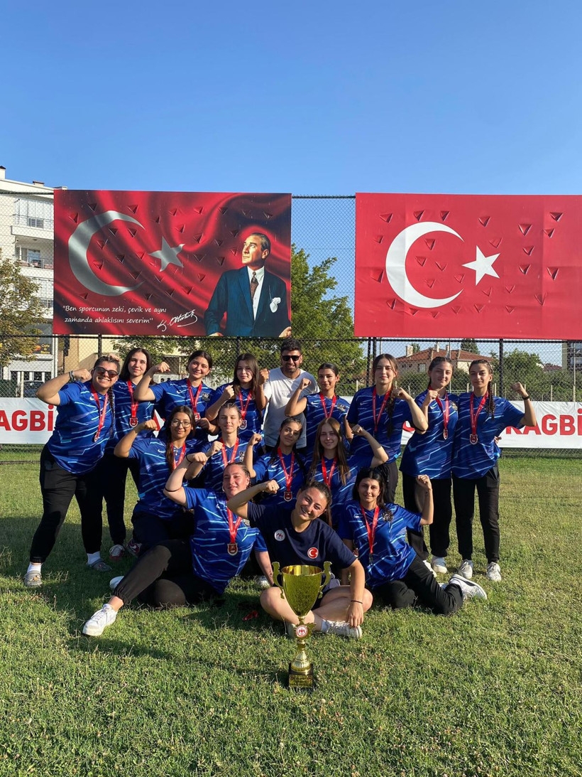 Gebze Gençlik ve Spor Kriket takımından büyük başarı - Resim : 1