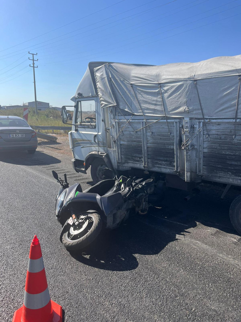 Kırmızı ışıkta feci kaza! - Resim : 3