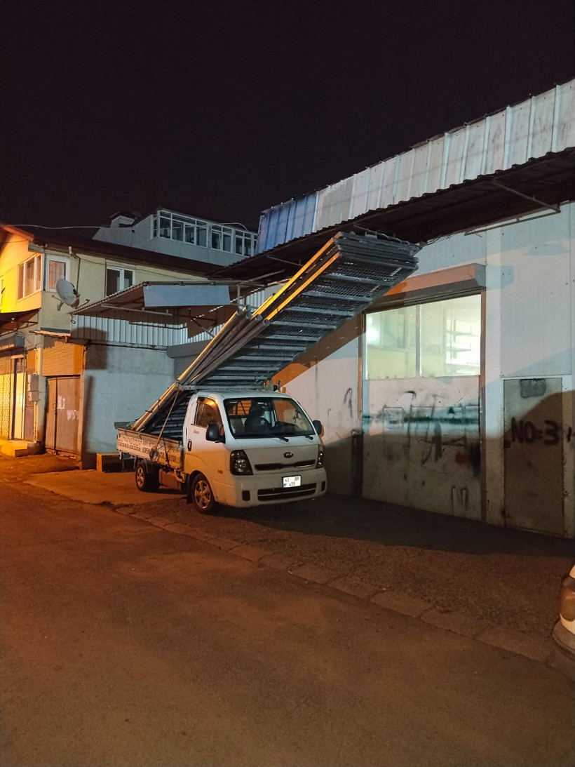 Mahalle sakinleri bu araçtan şikayetçi! Yetkililerden çözüm bekliyorlar... - Resim : 5