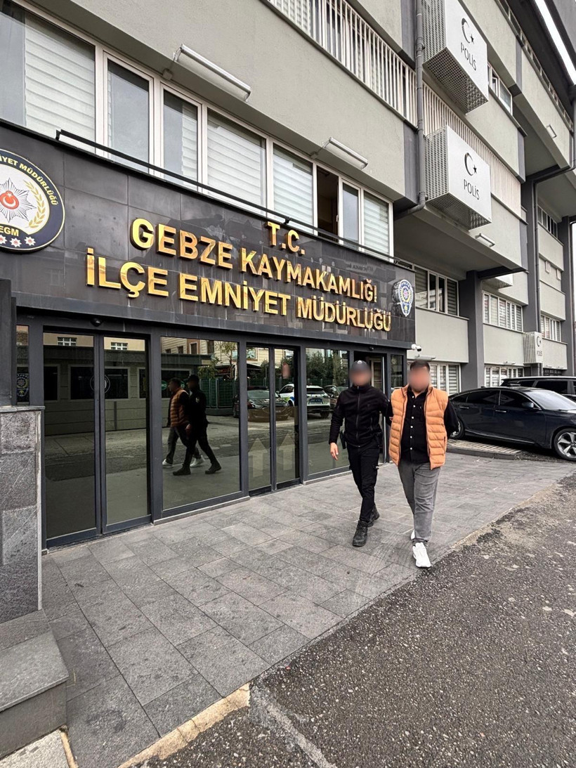 Çocuğa sarkıntılık yaptı, cezaevini boyladı! - Resim : 1
