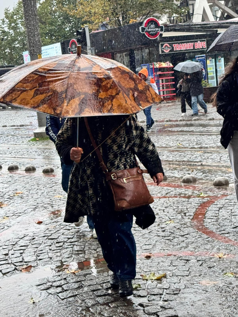 Yağmur bu kez etkili geldi... İzmit'ten yağmur manzaraları - Resim: 11