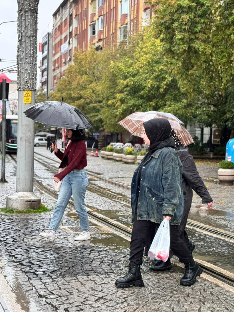 Yağmur bu kez etkili geldi... İzmit'ten yağmur manzaraları - Resim: 17