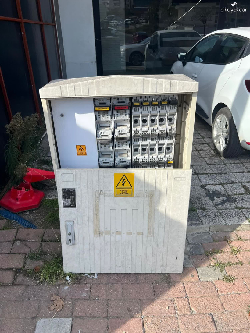 Acil çözüm bekleniyor... Bu trafo ciddi güvenlik riski taşıyor! - Resim : 1