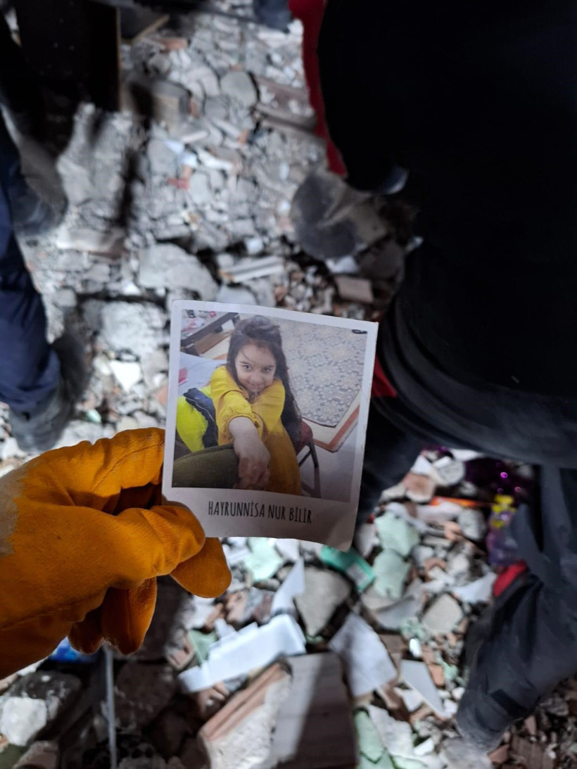 Çöken binadaki not yürekleri dağladı! - Resim : 2