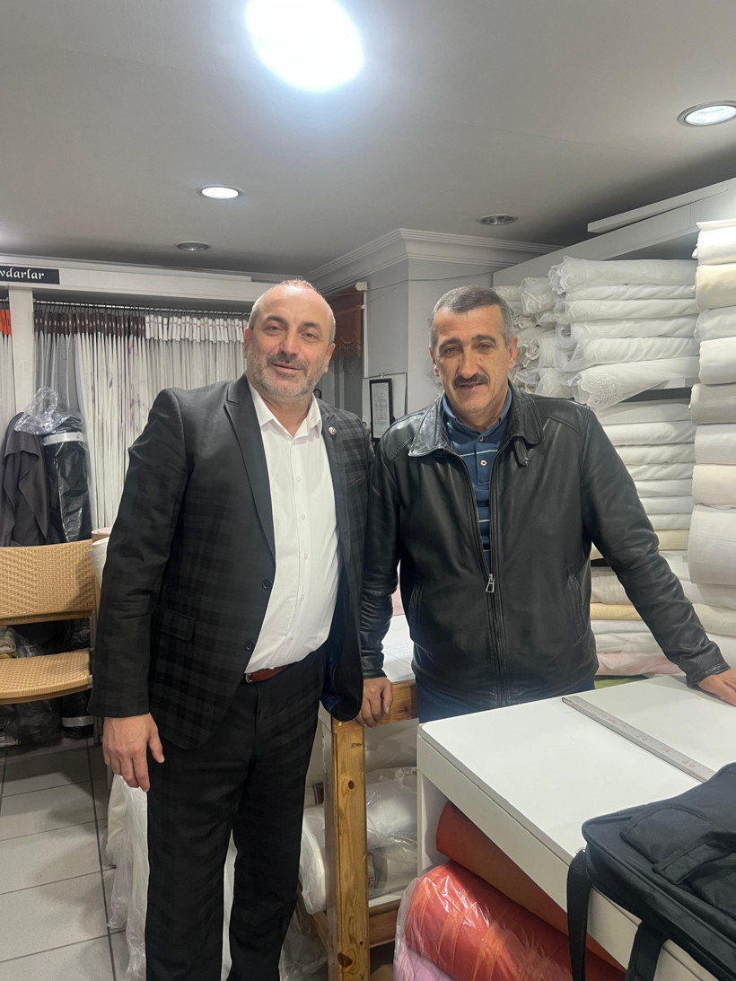 İlker Kazan, vatandaşa 'Derdin derdimdir' diyerek çay servis etti - Resim : 10