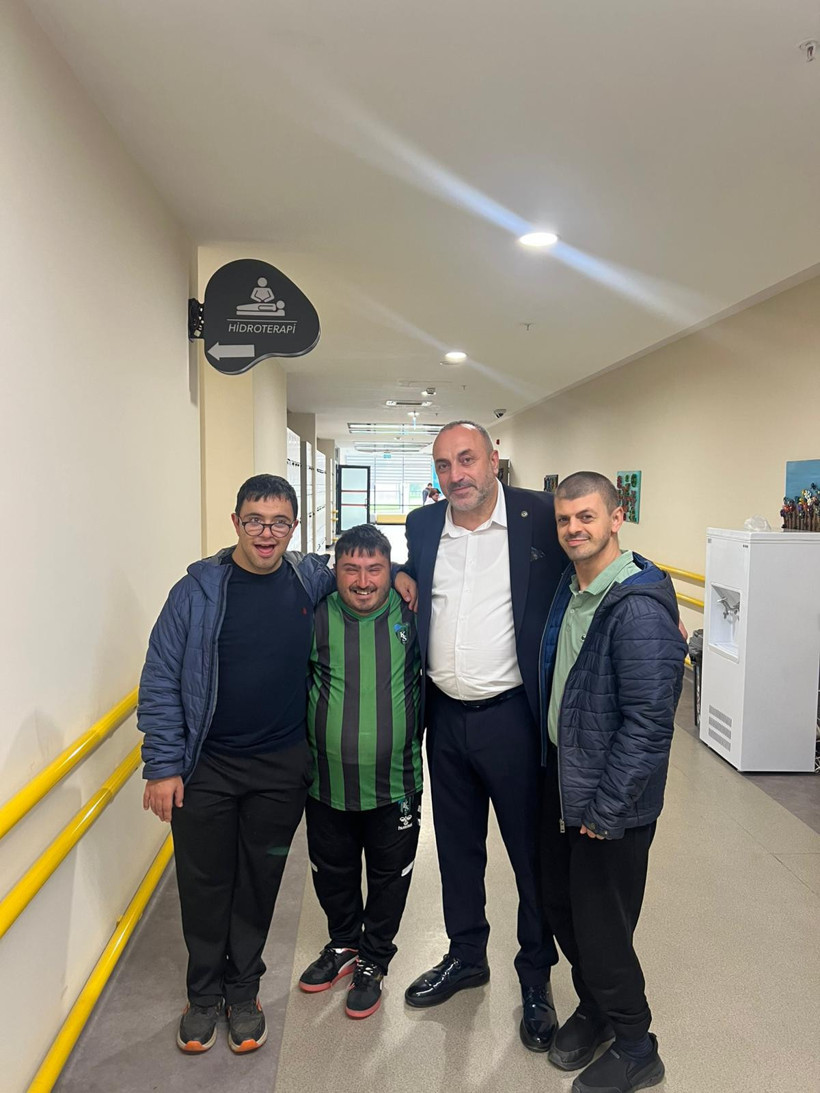 Yüzler gülüyor... MHP İzmit'ten Gonca ziyareti - Resim : 2