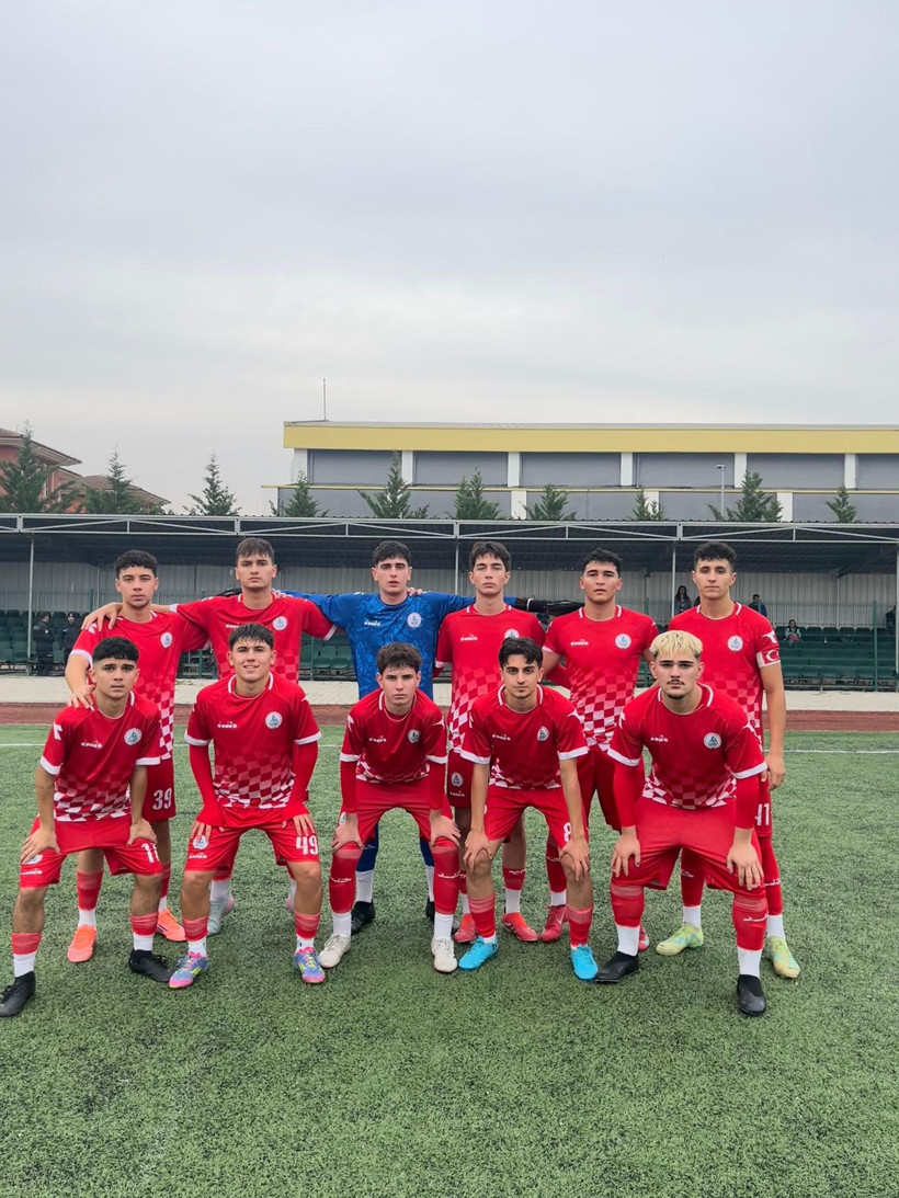 Körfez Gençlerbirliği doludizgin ilerliyor... - Resim : 1