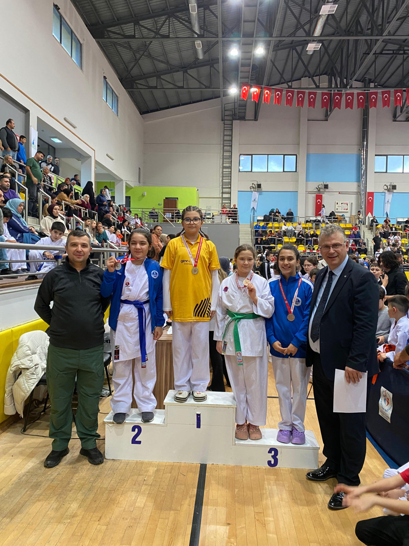 Başiskeleli genç karatecilerden büyük zafer - Resim : 3