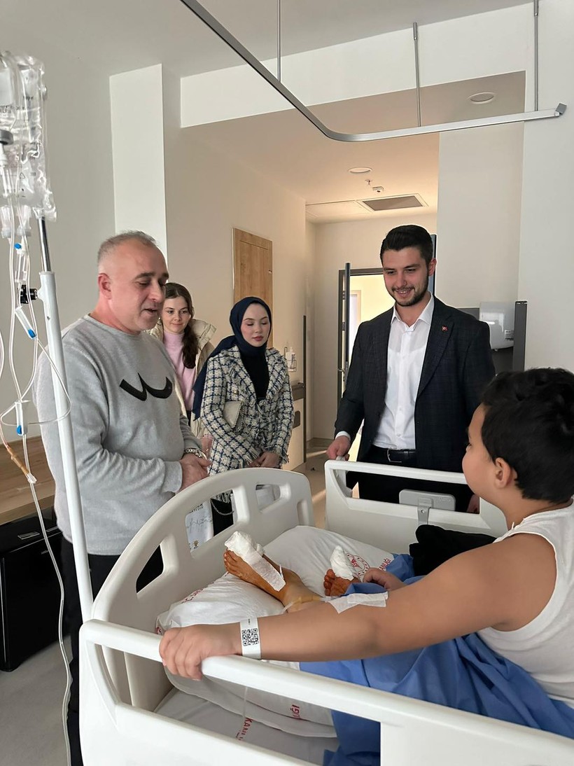 Başkan Eyüp Akbal, hastalara moral ziyareti gerçekleştirdi - Resim : 1