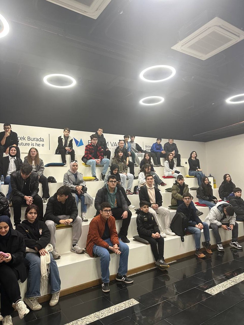 ‘Güzide’ gençler Bilişim Vadisi’nde! - Resim : 2