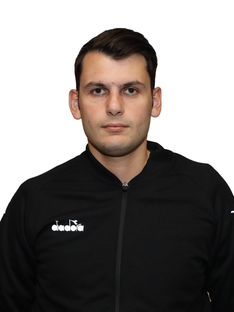 17 yaşındaki futbolcudan hakeme bıçaklı saldırı! - Resim : 1