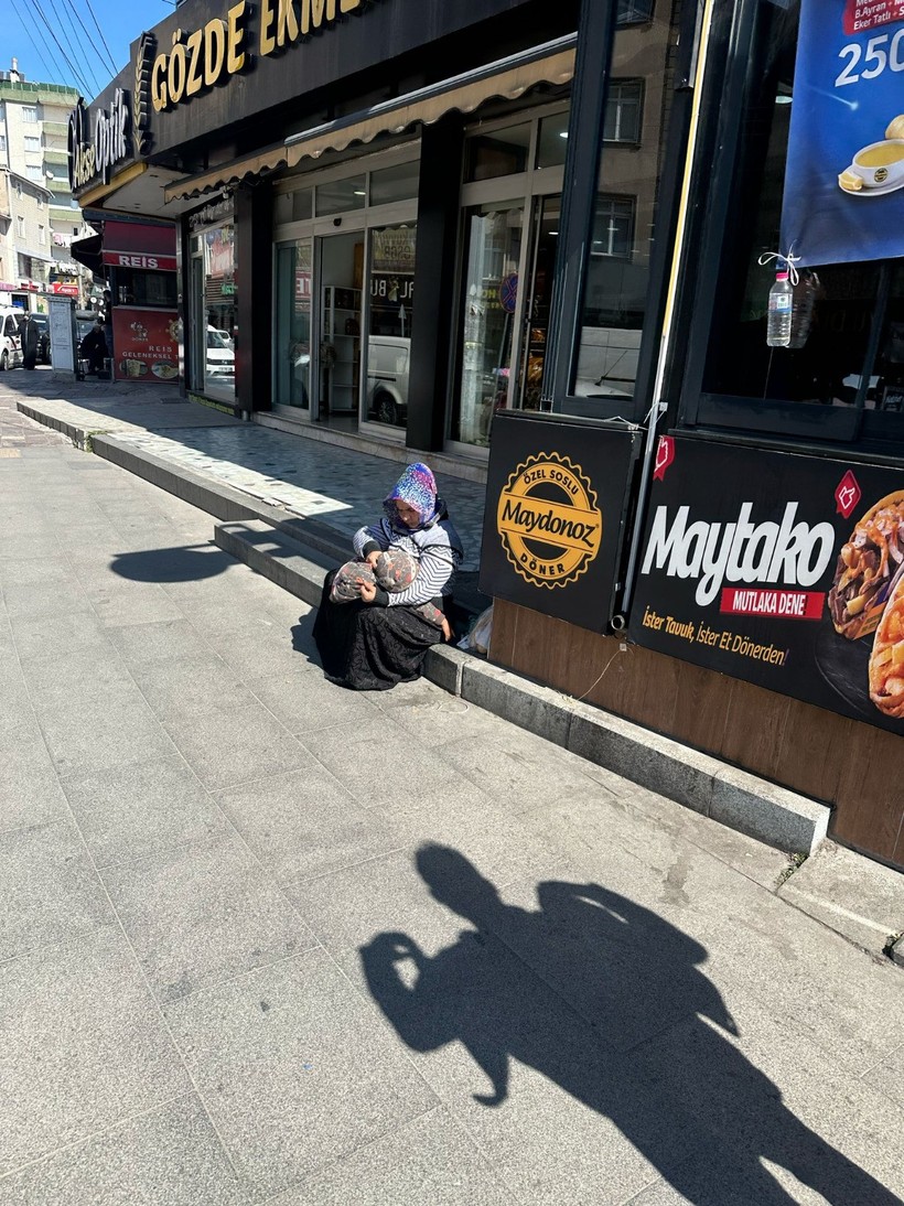 Bizim dilenciler yetmedi, şimdi de başka şehirlerden geliyorlar! - Resim : 1