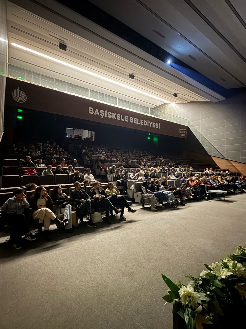 'Adın Kadın' Kocaeli'de sahnelendi - Resim : 1
