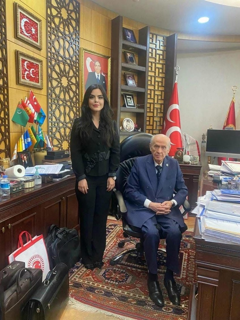 Hilal Elmas, Devlet Bahçeli'yi ziyaret etti: Var olasınız... - Resim : 1