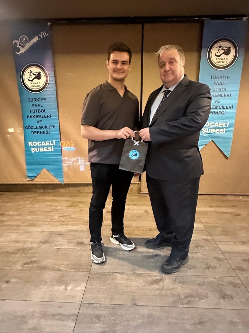 Artık onlar il hakemi - Resim : 4