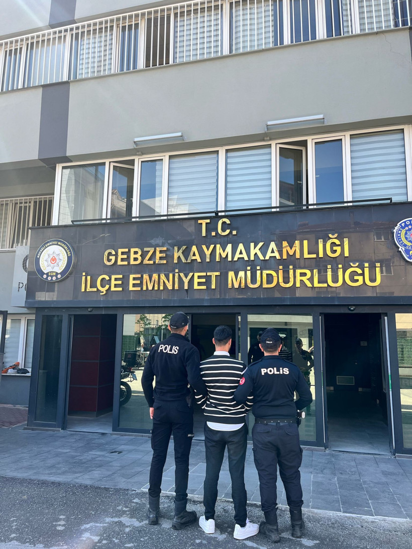 Aranan iki hırsız cezaevine gönderildi - Resim : 2