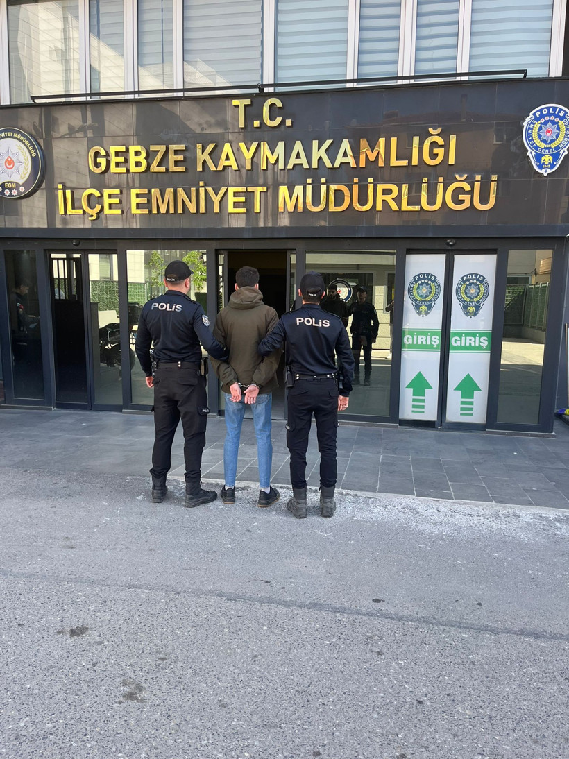 Çeşitli suçlardan arananlara operasyon... Kaçamadılar! - Resim : 2