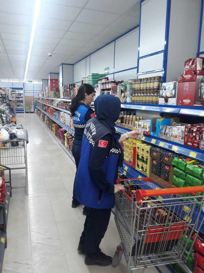 Kocaeli Büyükşehir zabıtasından market denetimi - Resim : 3