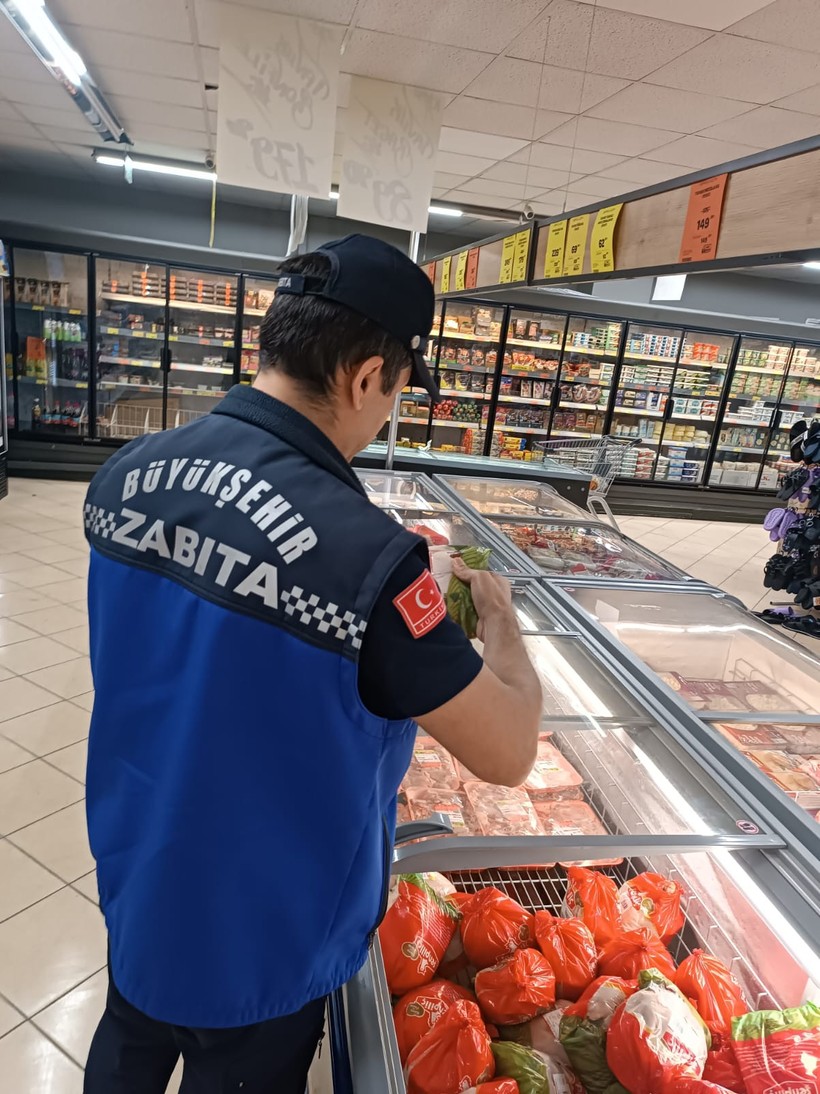 Kocaeli Büyükşehir zabıtasından market denetimi - Resim : 1