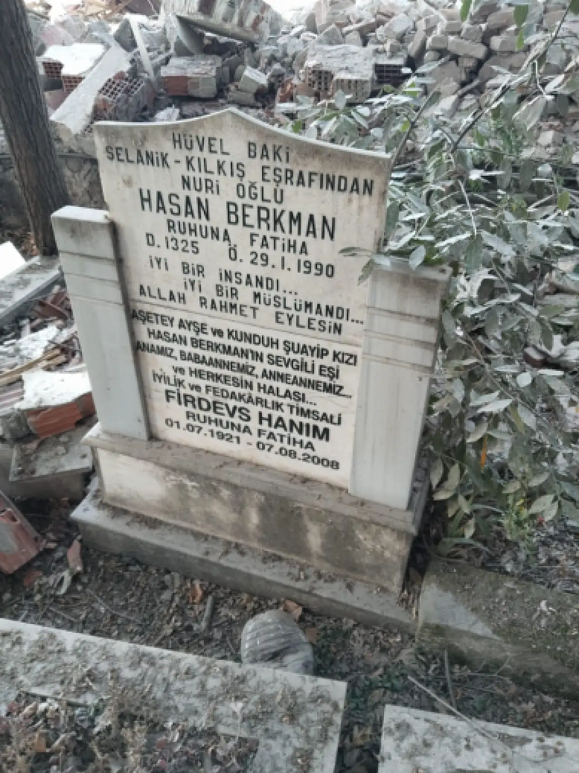 Tarihi mezarlığa büyük saygısızlık! Vatandaşlardan dikkatsizliğe tepki! - Resim : 2