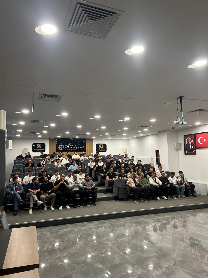 Üniversite Hodri Meydan ailesi bir araya geldi! Her yer yeşil siyah diye inledi! - Resim : 9