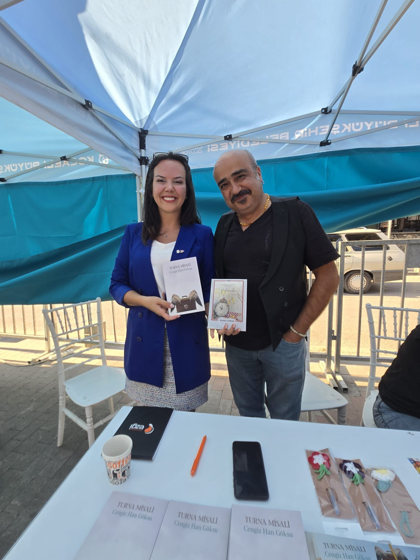 Özge Güler’den Kocaeli Yazarları Fuarı’na ziyaret - Resim : 2