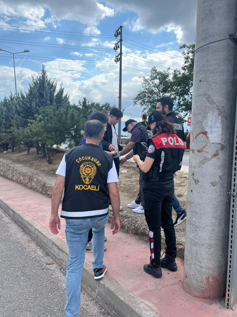 Kocaeli'de okul çevrelerinde sıkı denetim! - Resim : 2