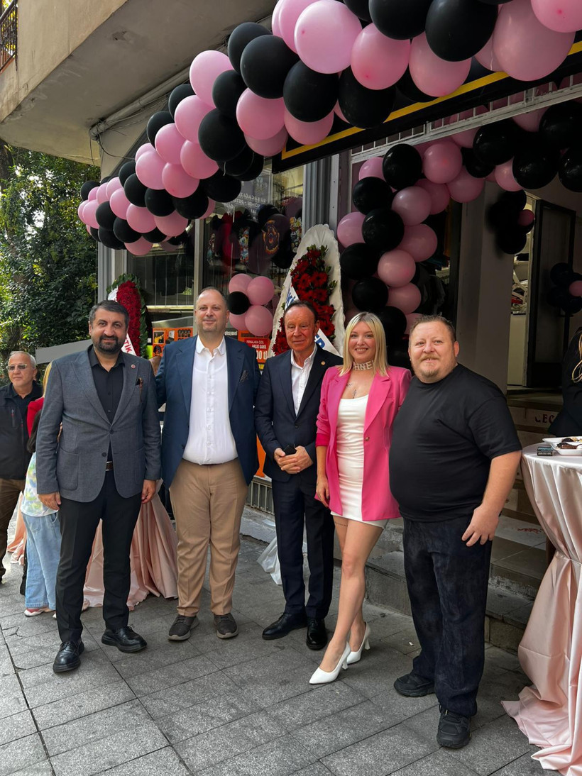 Kocaeli'nin tanınan çiftinden çifte dükkan açılışı - Resim : 2