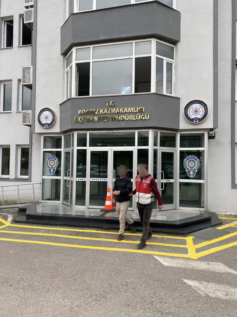 Patlatıcı alıp, kaçak kazı yaptılar; Sonunda cezaevini boyladılar! - Resim : 2