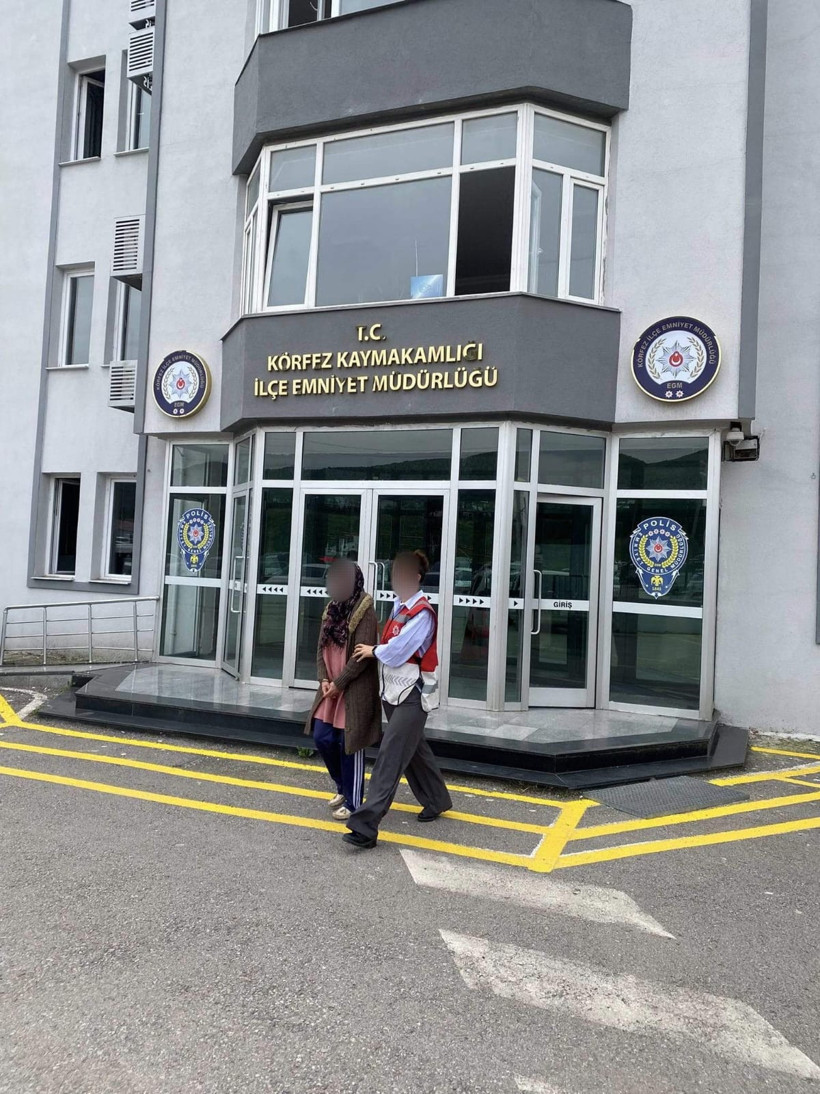 Patlatıcı alıp, kaçak kazı yaptılar; Sonunda cezaevini boyladılar! - Resim : 1