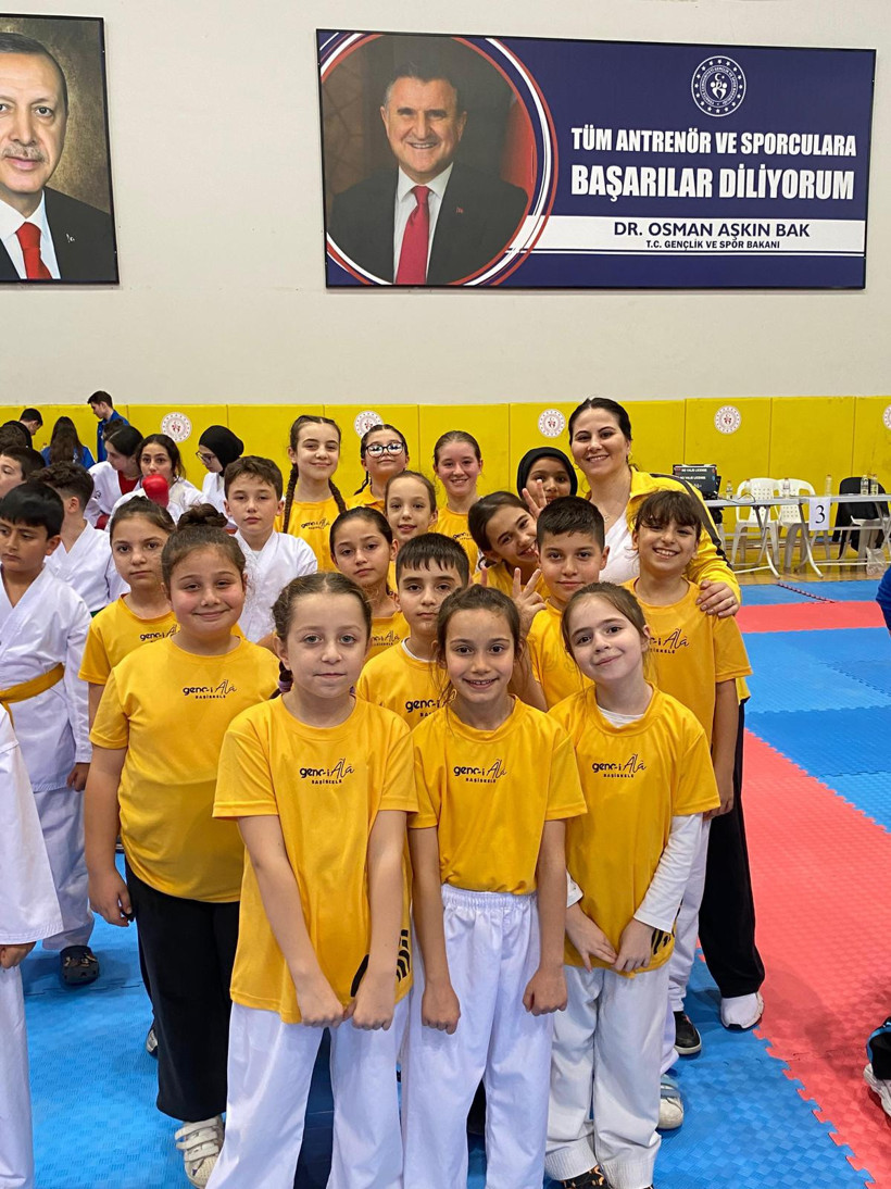 Başiskeleli genç karatecilerden büyük zafer - Resim : 1