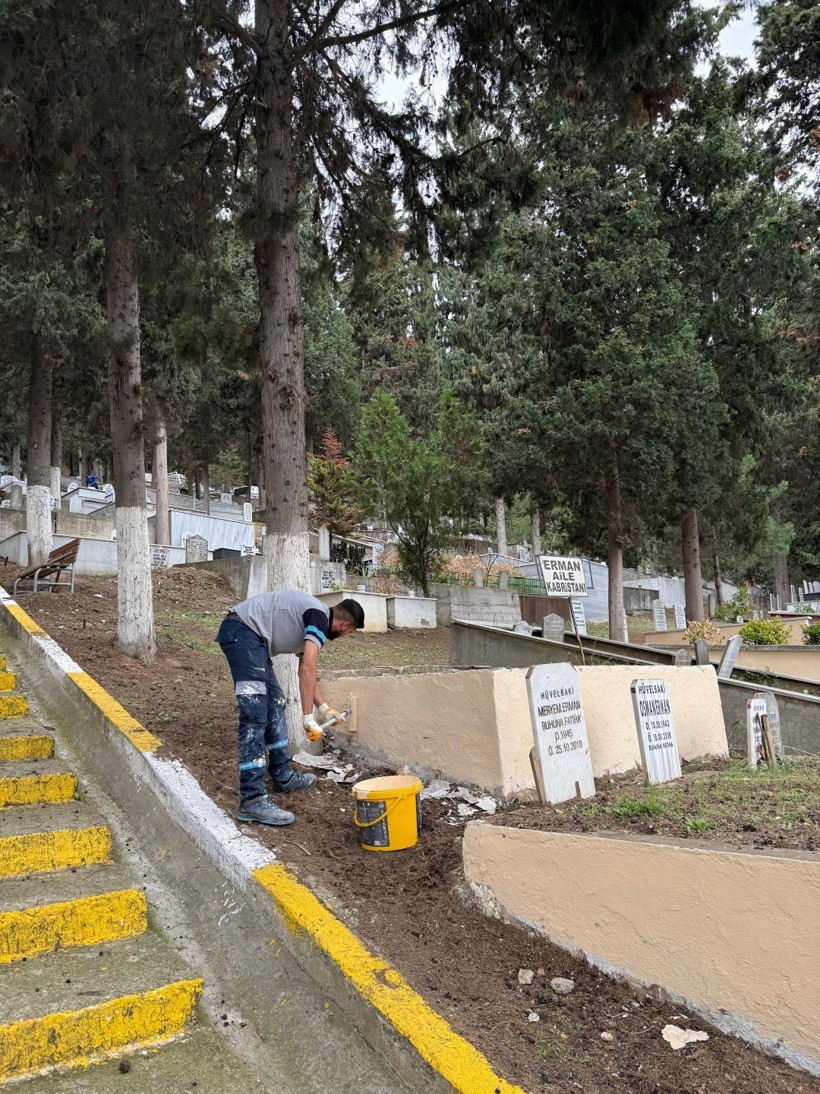 Mezarlıklarda çalışmalar devam ediyor - Resim : 3