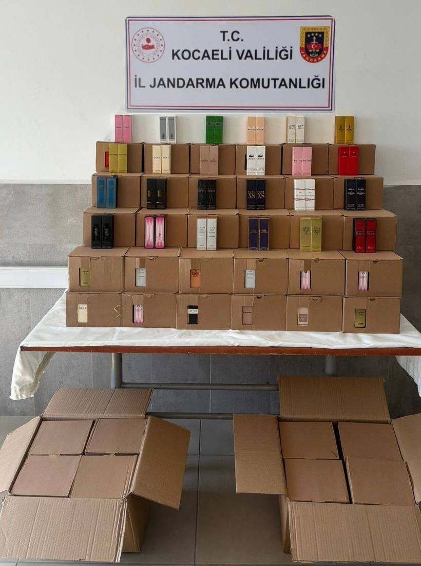 Kocaeli'de kaçak ürünler ele geçirildi! Toplam değeri 4 milyondan fazla - Resim : 1