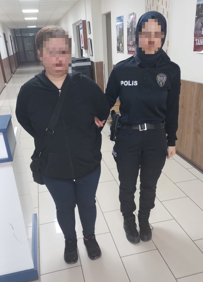 Aranan iki torbacı cezaevini boyladı! - Resim : 1