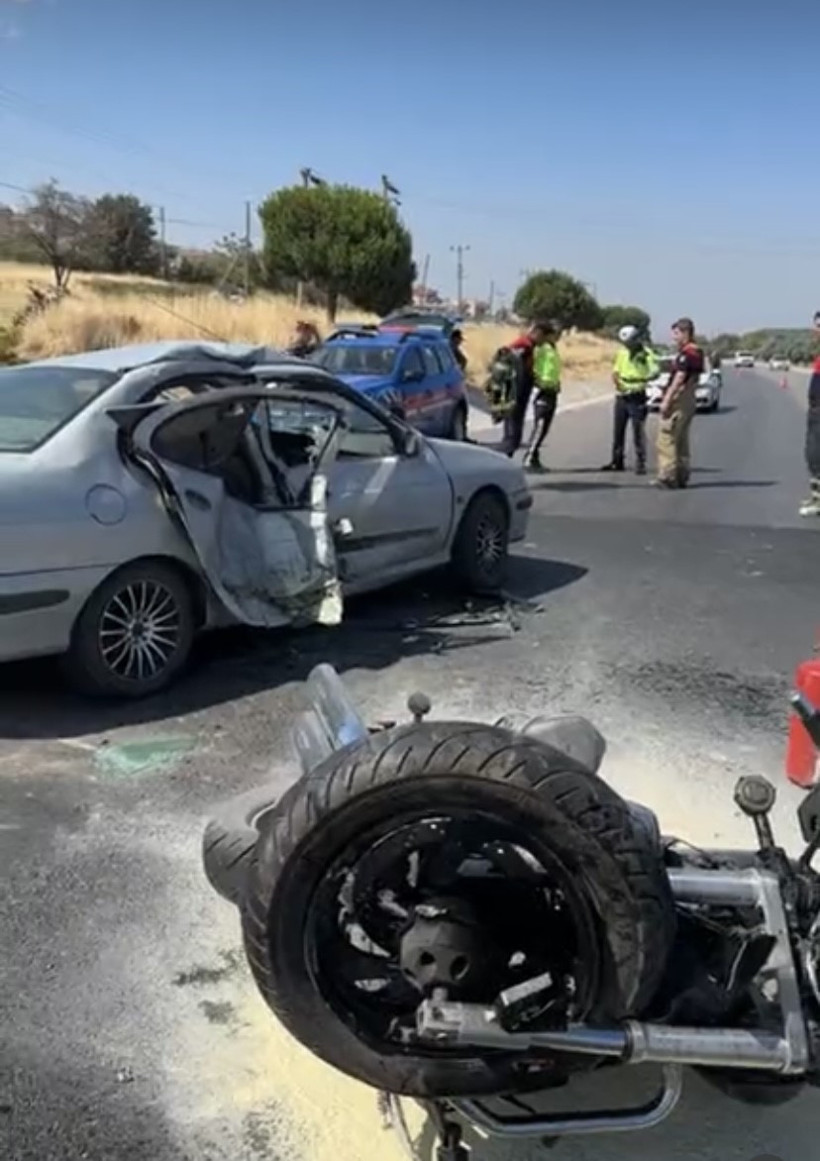 Otomobil ile motosiklet çarpıştı: Çok sayıda yaralı var! - Resim : 3