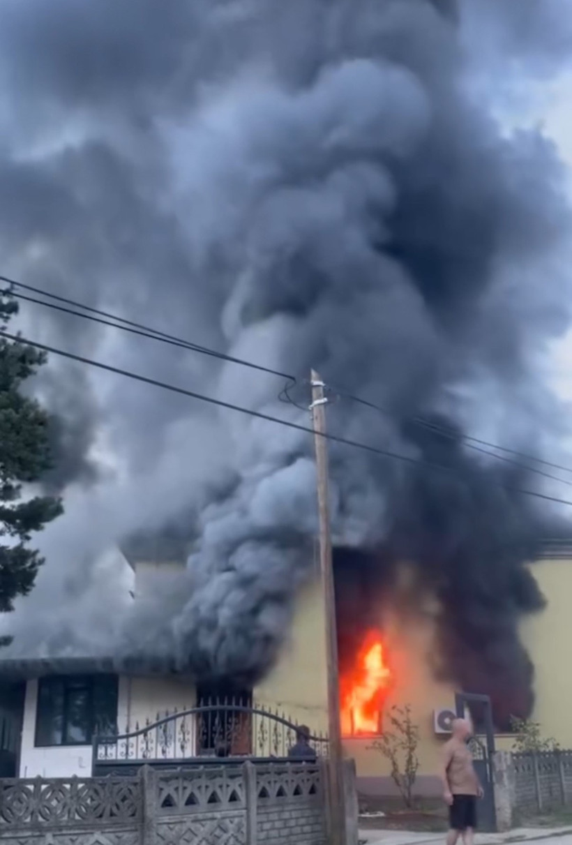 Akşam namazı öncesi cami alev alev yandı! - Resim : 2