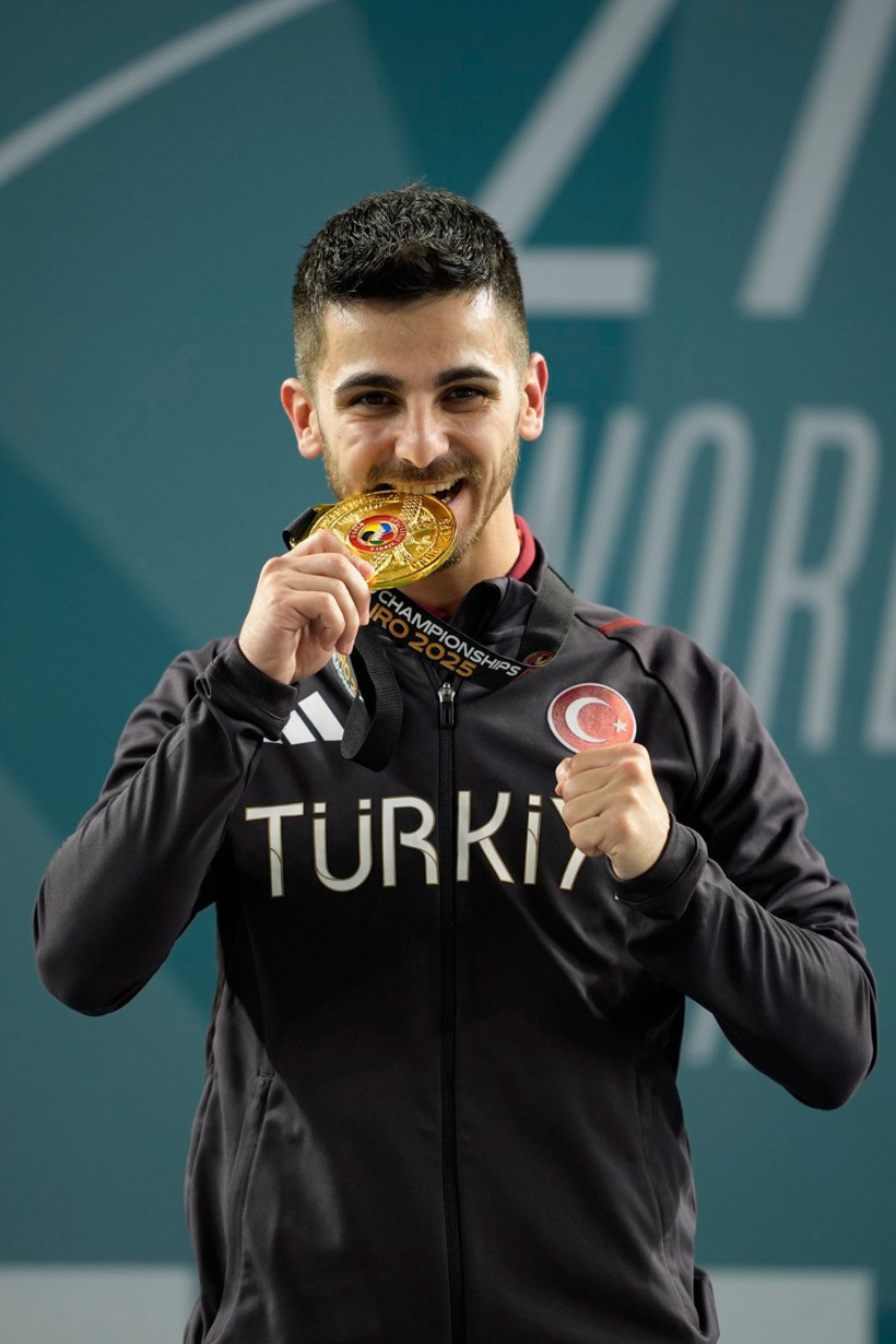 YOK BÖYLE BİR YIL! Eray Şamdan 2025’te zirveden inmedi! - Resim : 2