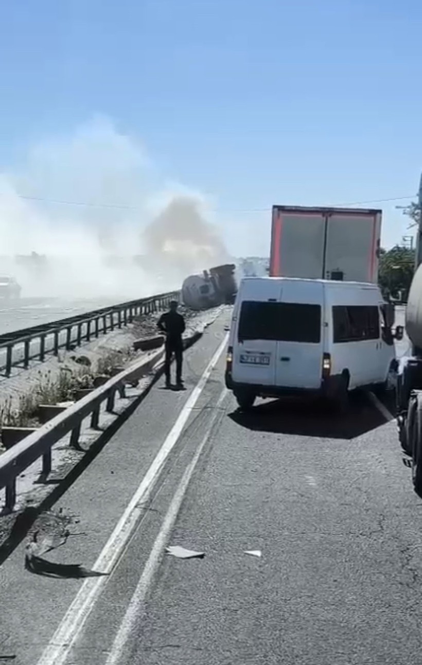 Akaryakıt tankeri devrildi: 1 ölü! - Resim : 2