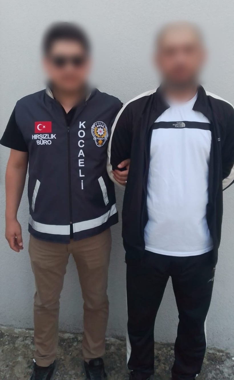 Aranan şahıslar kıskıvrak yakalandı - Resim : 1