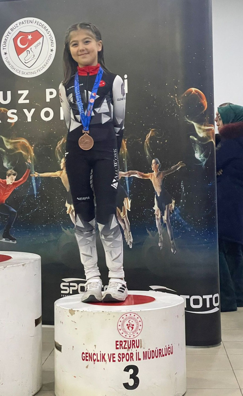 Nisa Sabancılar’ı tutabilene aşk olsun! - Resim : 1