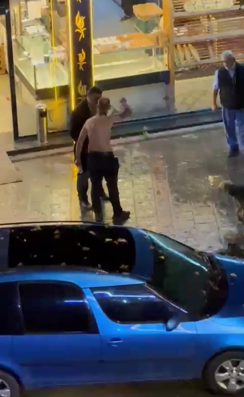 Jiletle kendini keserek çevreye saldırmıştı: Ölmeden önceki son görüntüleri ortaya çıktı - Resim : 2