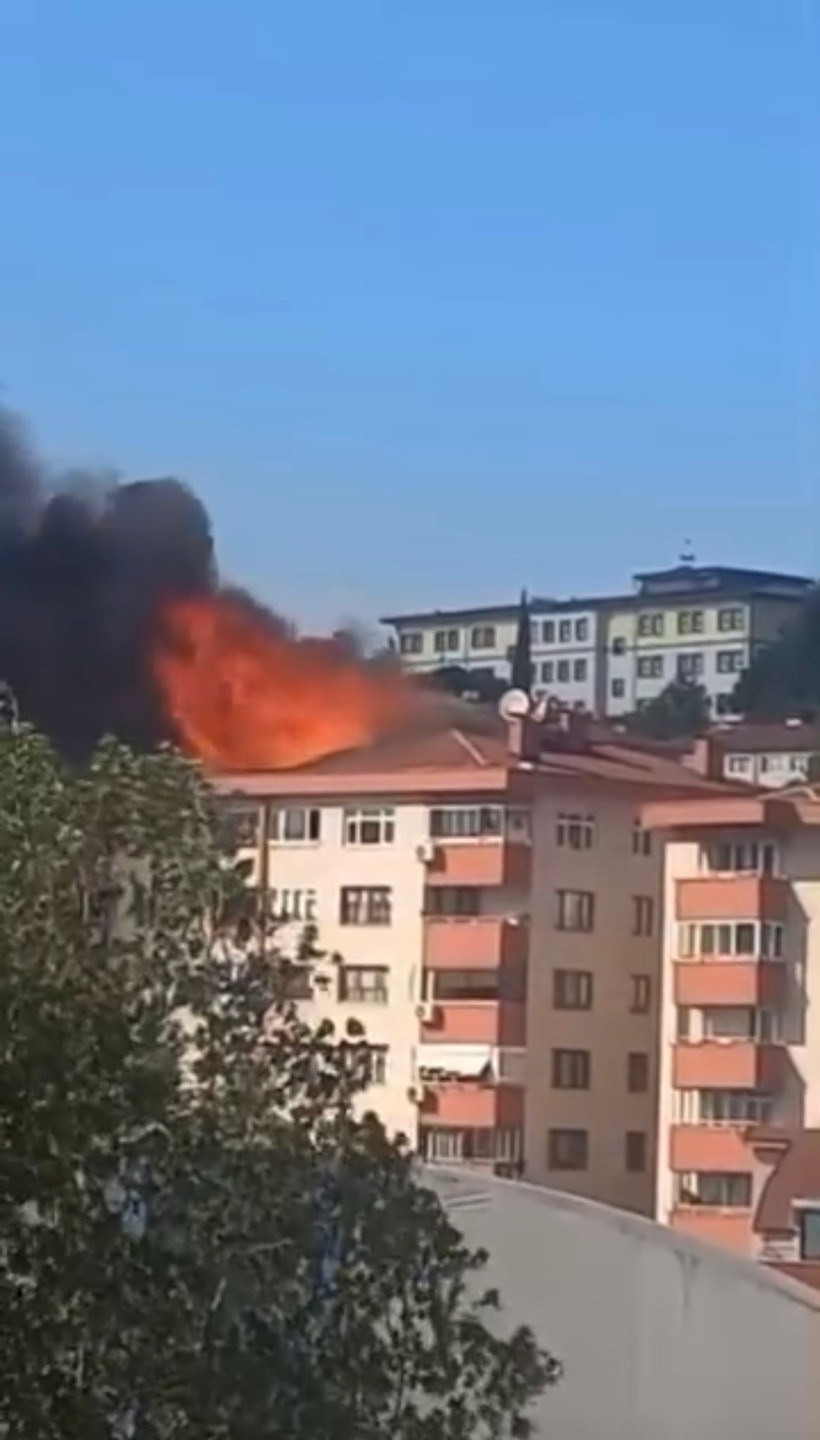 Çatıda çıkan yangın paniğe sebep oldu! - Resim: 3
