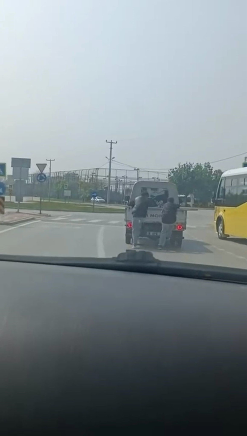 Tehlikeli anlar kameraya yansıdı - Resim : 1