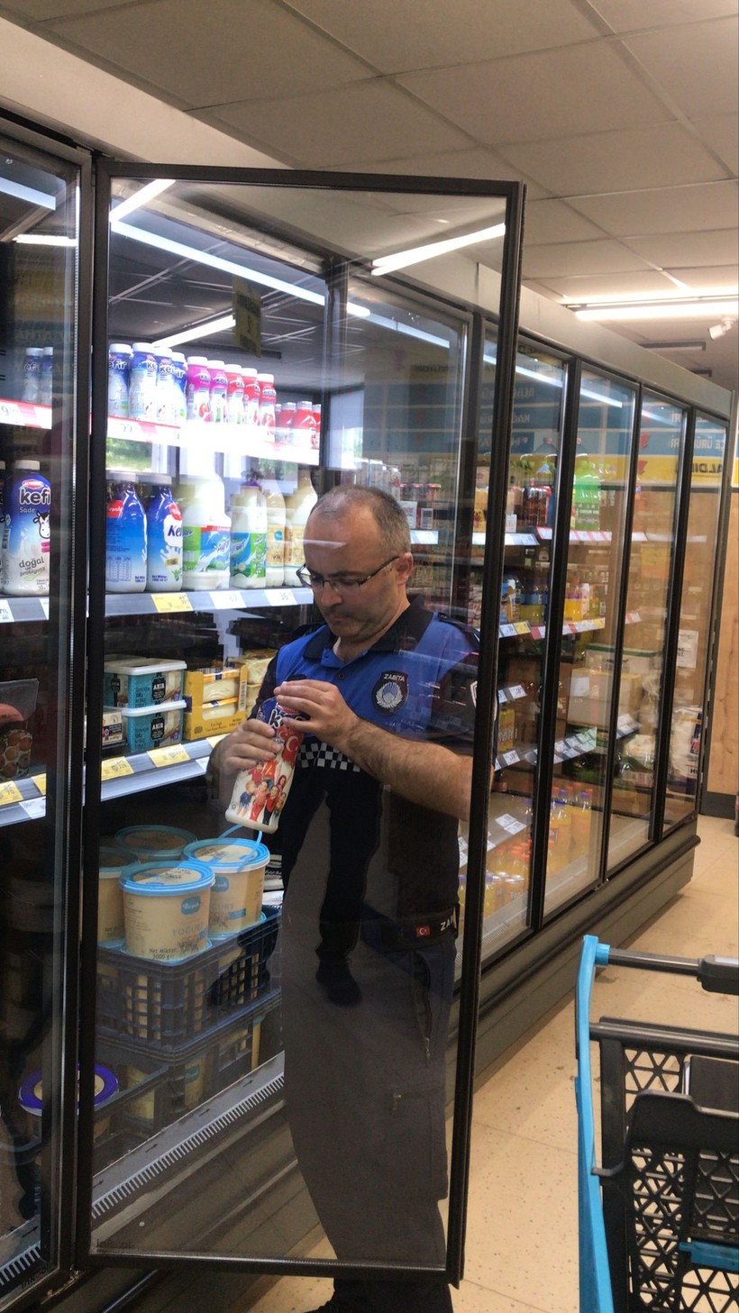 Kocaeli Büyükşehir zabıtasından market denetimi - Resim : 2
