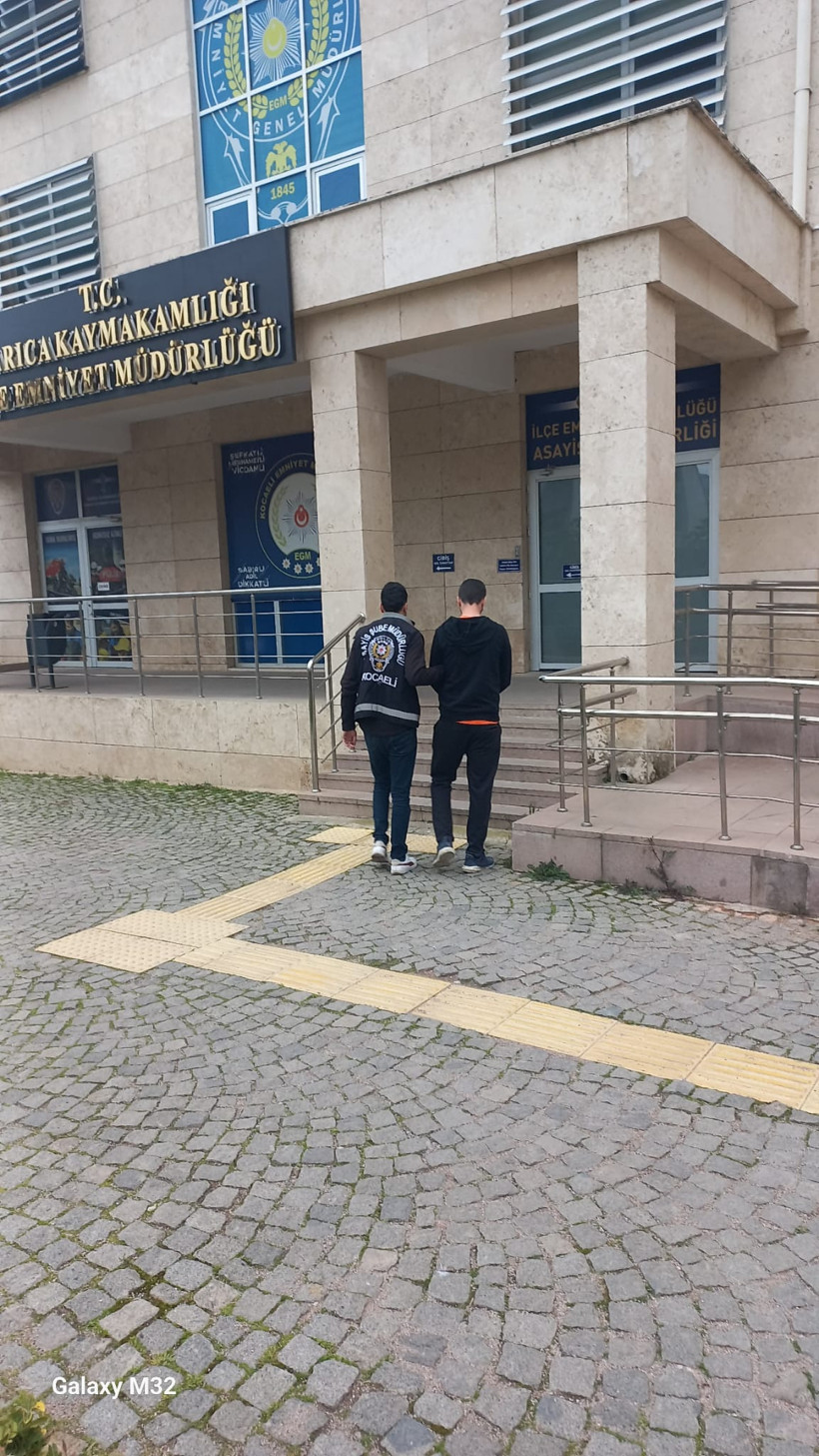 Nitelikli dolandırıcılık suçundan aranan şahsa operasyon! - Resim : 1