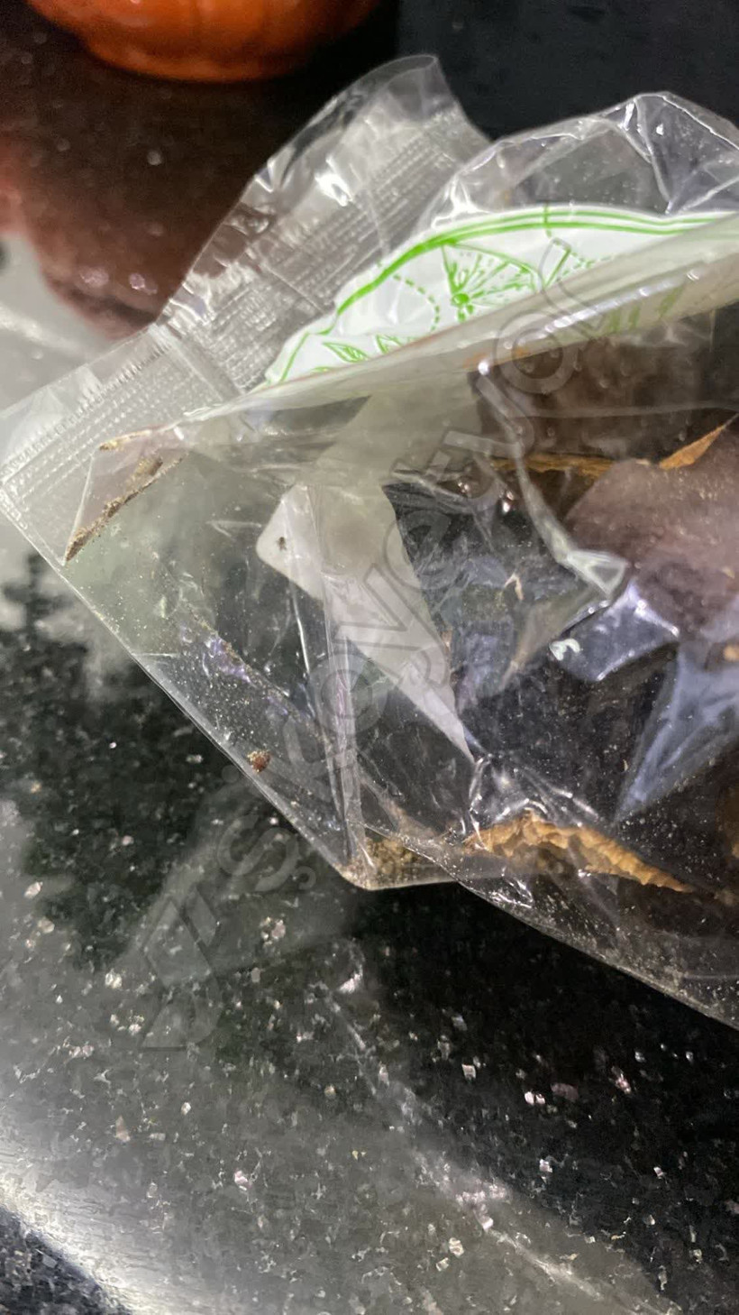 Kocaeli'de bir vatandaş, zincir marketten aldığı ürünün içinden çıkanları görünce isyan etti! - Resim : 2