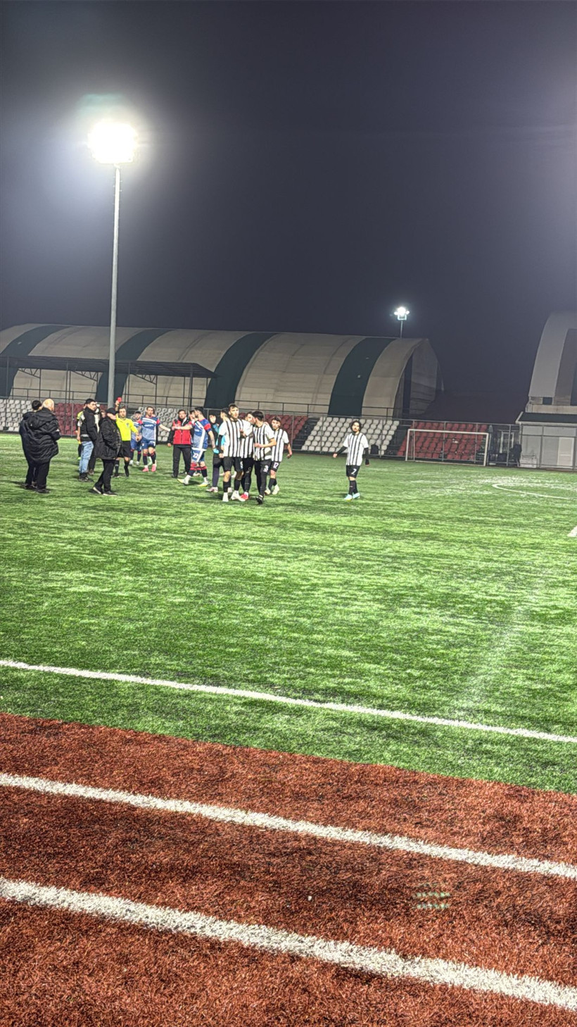 2. Amatör Lig 4 kırmızı kart ile başladı! - Resim : 3